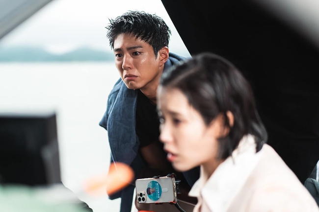 Park Bo Gum when life gives you tangerines
