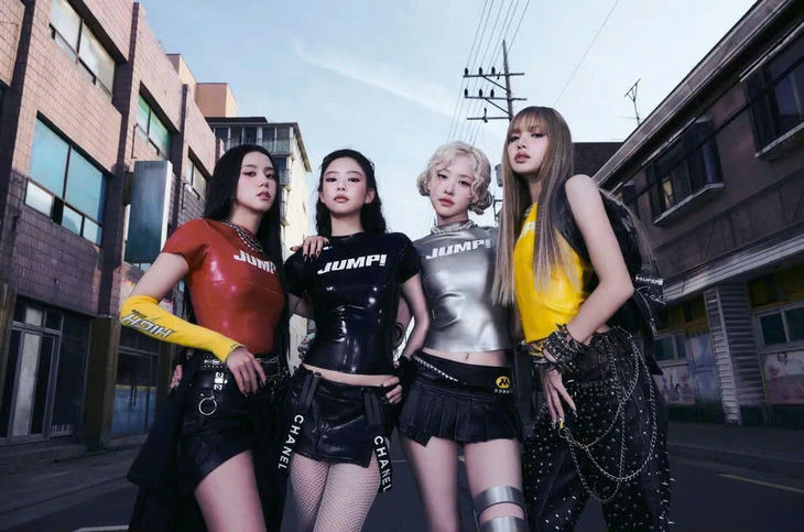 The Black Label K-pop 2025kpop' 'group' 'urban' 'fashion' 'buildings.