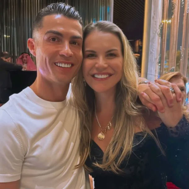 Ronaldo Sister Jota funeralCristianoRonaldo-Smiling-Portrait-Woman